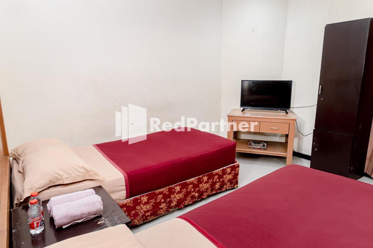 Cherry Pink Hotel Medan Mitra Reddoorz Exterior photo