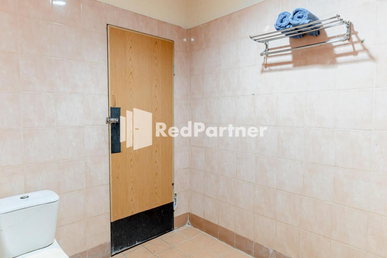 Cherry Pink Hotel Medan Mitra Reddoorz Exterior photo